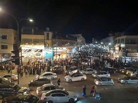 أثر التهافت عشية الحظر الشامل يبدأ اليوم ، وهذه السيناريوهات المتوقعة