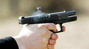 شاب يطلق النار على شقيقه في العقبة