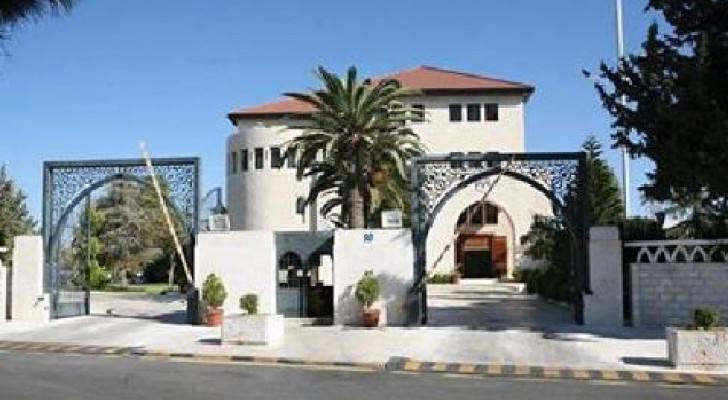 تجديد عقود العمل المنتهية نهاية نيسان تلقائيا