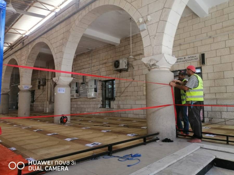 بلدية الرمثا تواصل حملاتها بأعمال تطهير وتعقيم المساجد... صور