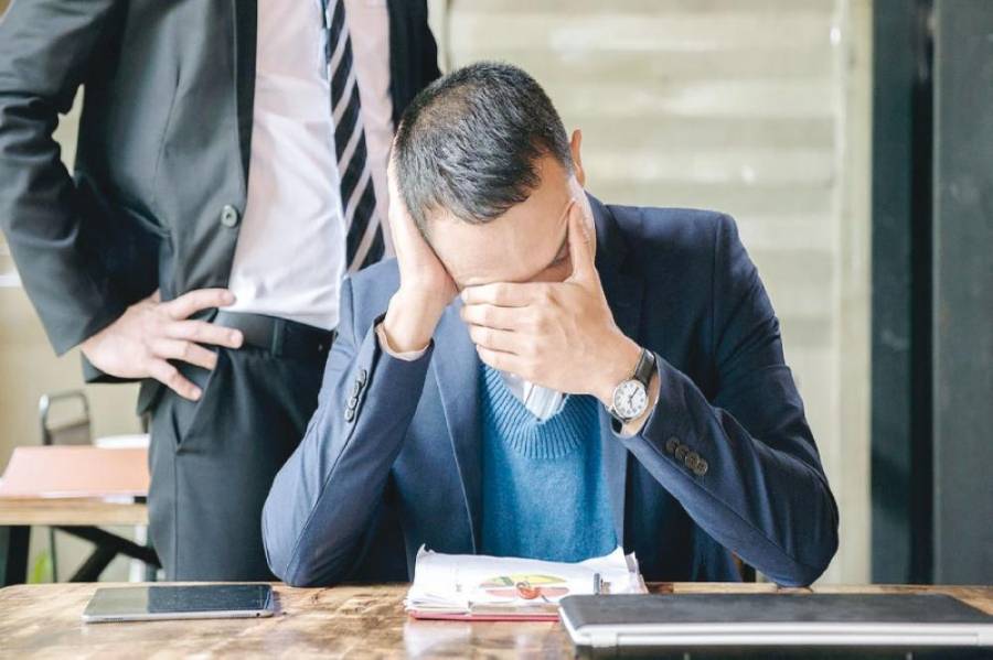 بلاغ أمر الدفاع (6) .. مواجهة بين العامل وصاحب العمل