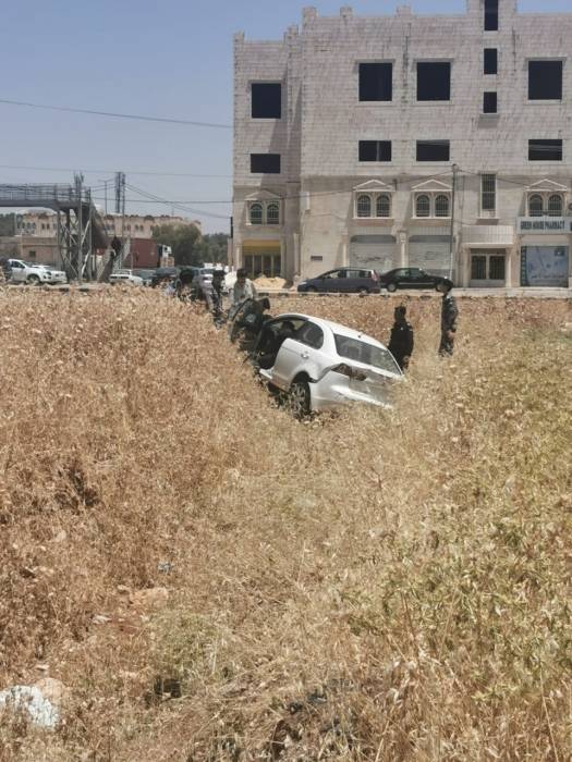 أصابة سائق أثر سقوط مركبته  داخل عبارة تصريف مياه الأمطار