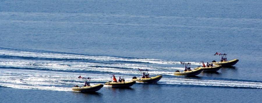 مديرية الأمن العام تبدأ بتسيير الزوارق البحرية للمحافظة على البيئة وتعزيز السياحة في البحر الميت والعقبة .