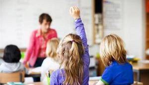 مدير مدرسة كبرى لأهالي 630 طالب: لن أخصم دينار واحد .. وهذا اللي عندي