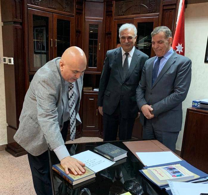 أطباء اخصائيون يؤدون القسم القانوني أمام وزير الصحة ليكونوا أعضاء باللجان الفرعية المختصة