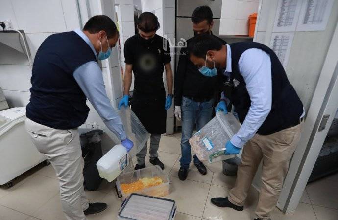 الأمانة: إغلاق 10 محال تجارية و20 غرفة أرجيلة خلال يومين