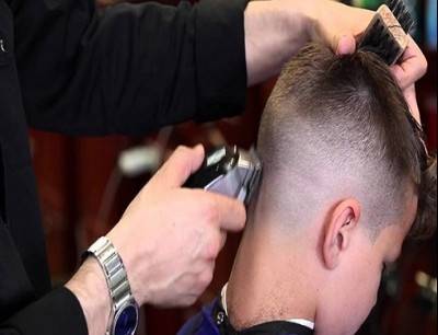 حلاق الرابية المصاب من مخالطي مخالطين طبيب الأسنان