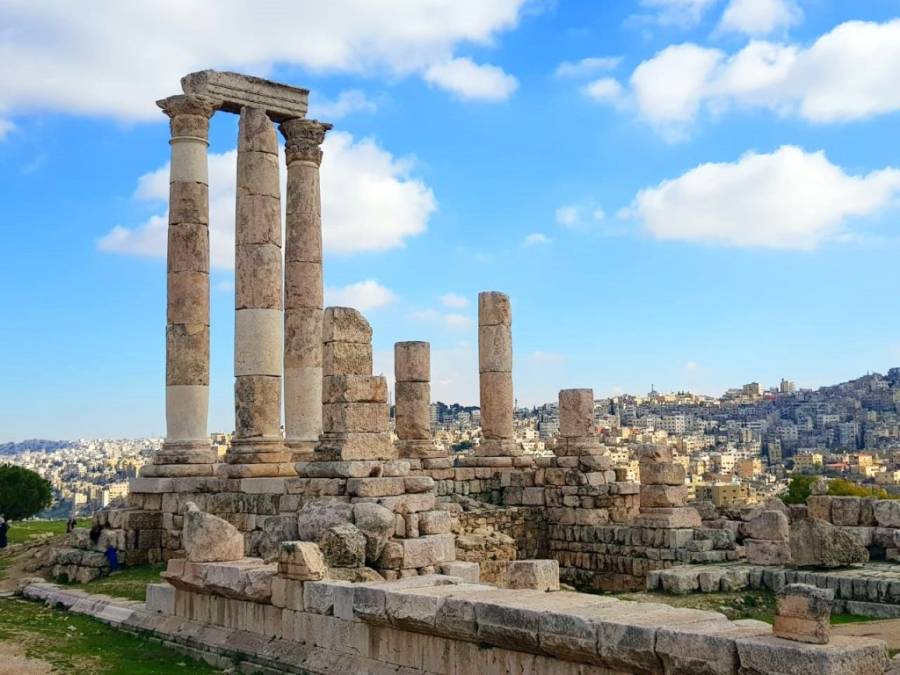 أجواء صيفية عادية نهارا ومعتدلة ليلا