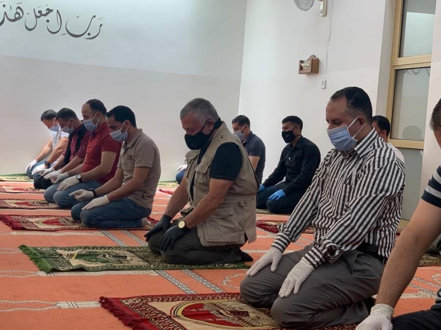 جلالة الملك يشارك المصلين أداء صلاة الجمعة (صور)