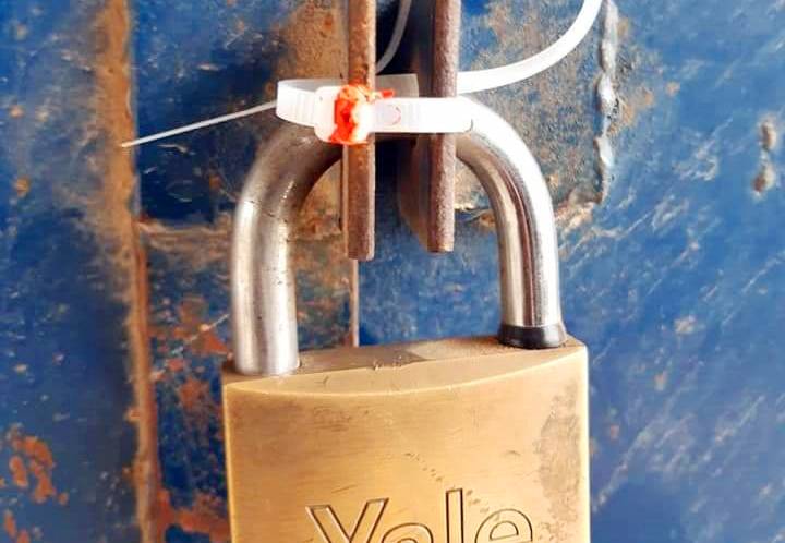 الكرك إغلاق 10 محلات تجارية رفعت الاسعار وخالفت شروط السلامة