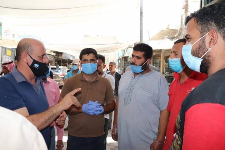 بلدية سحاب تغلق عدد  من محلات الدواجن  في منطقة سوق الخضار