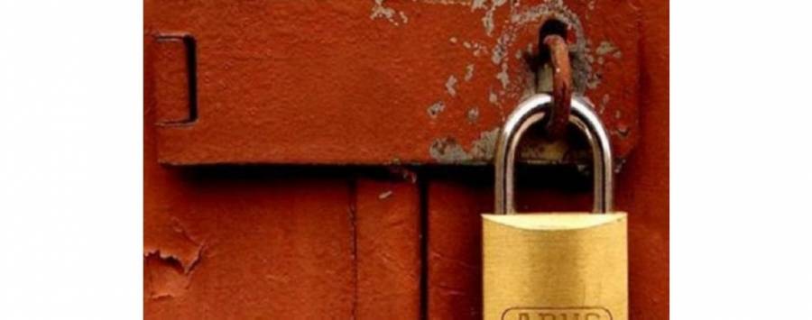 إغلاق مول و ١٢ مخالفة لمحال تجارية تجاوزت أمر الدفاع باربد