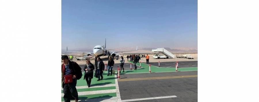 هبوط أول رحلة طيران داخلي في مطار الملك حسين بالعقبة (صور)