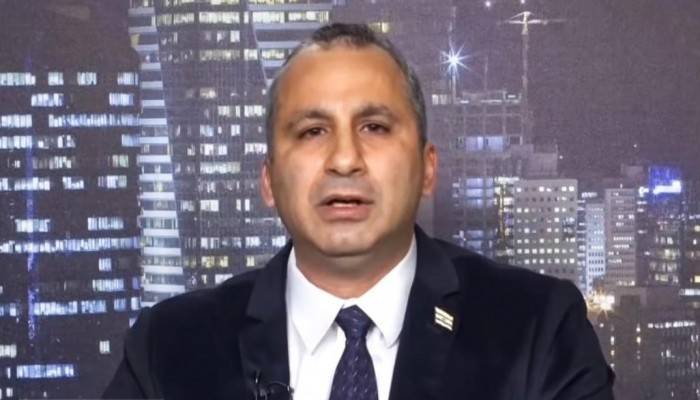 رضع كراهية المسلمين والمسيحيين إيدي كوهين אדי כהן  لقيط في لبنان وكلب مدلل في إسرائيل
