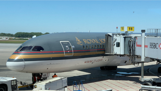 وصول طائرة من كندا إلى عمان تقل 130 أردنيا و30 فلسطينيا