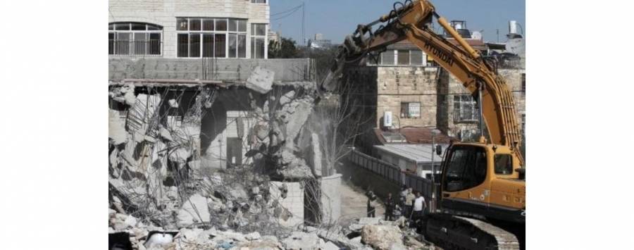 الاحتلال يُجبر مقدسيين على هدم منزلهما في سلوان