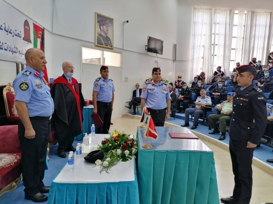 أبو شتال يرعى  حفل تسليم شهادات خريجي كلية العلوم الشرطية للفوج السابع والثلاثين في جامعة مؤتة .