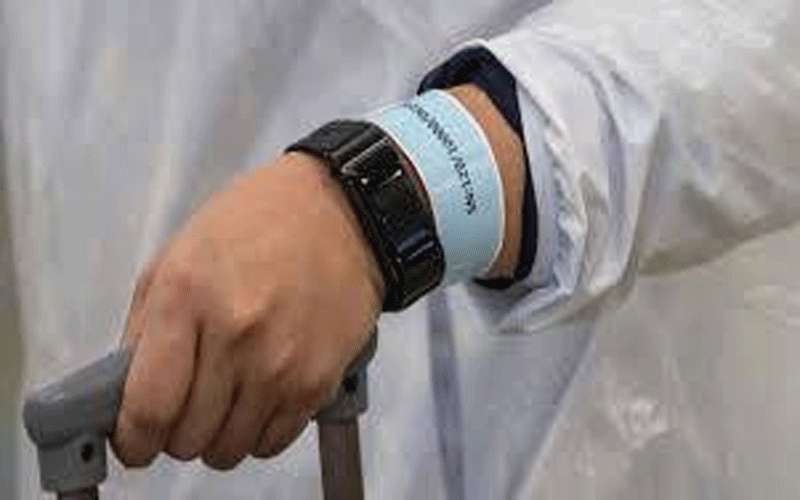 بدء استخدام الأساور الالكترونية للحجر المنزلي اليوم