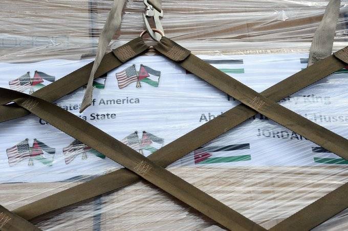 الاردن يتبرع بمعدات وقاية صحية لامريكا .. وبومبيو يثمن