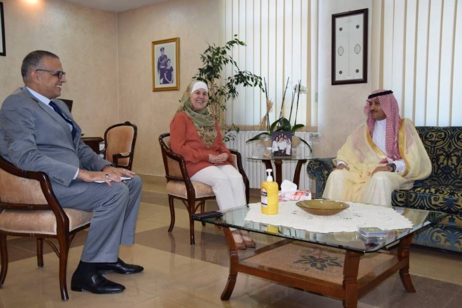 اسحاقات تبحث مع السفير السعودي لدى المملكة اوجه التعاون في المجال الاجتماعي