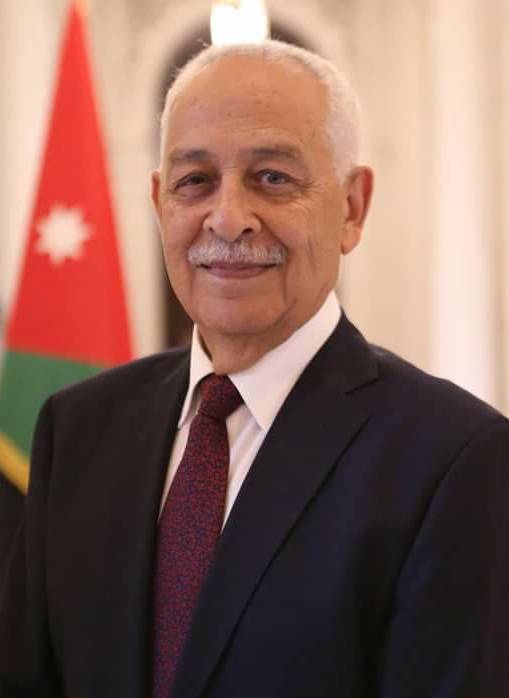 مندوبا عن الملك، العيسوي يشارك في تشييع جثمان الفريق أول الشوبكي