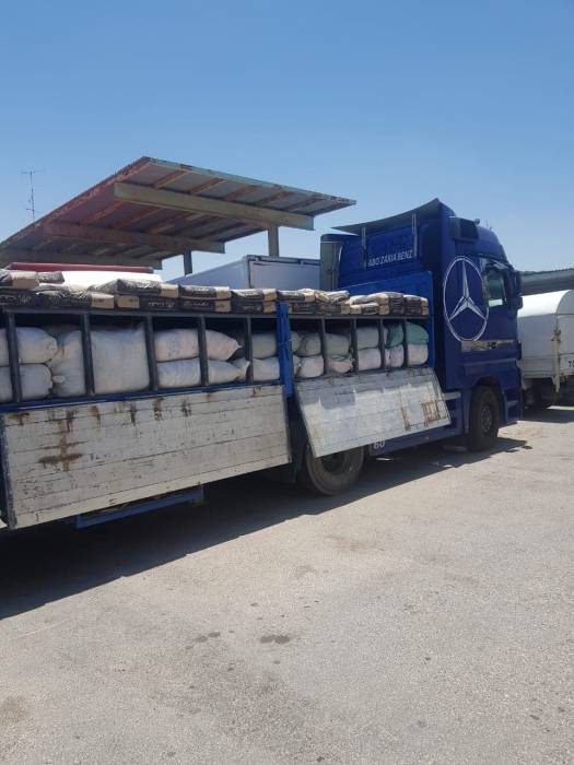 الجمارك الأردنية تحبط تهريب شاحنة تحمل كميات كبيرة من  الملابس والرسيفرات