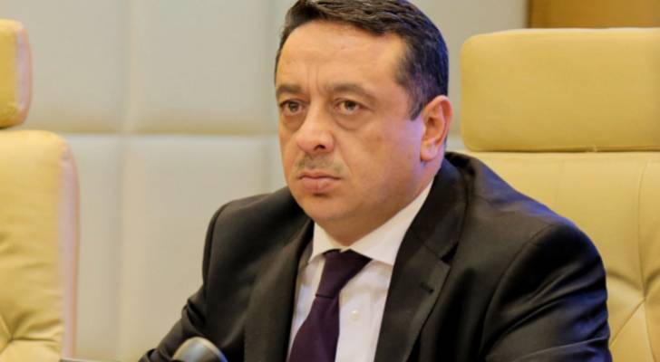 الوزير الداوود: الحديث انني اتحدى الشعب غير صحيح...وما انا الا خادم من موقعي كوزير