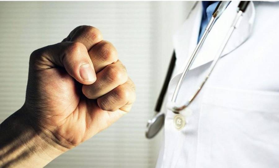 زريقات : اعتداء بالضرب على أطباء وتمريض في مستشفى البشير