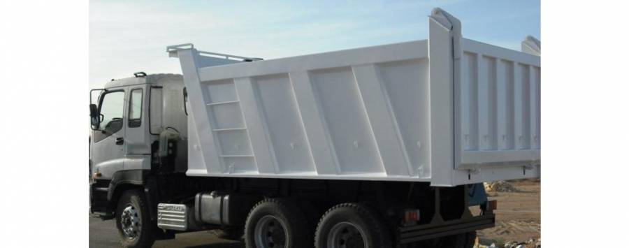 ضبط حدث يقود قلاب في عمان