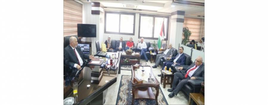 رئيس بلدية إربد : إعادة فتح النافذة الواحدة بغرفة التجارة خلال شهر