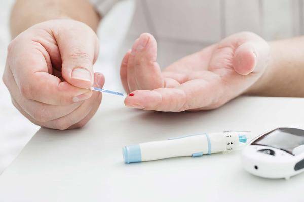 علامة في اليدين تكشف الإصابة بمرض السكري