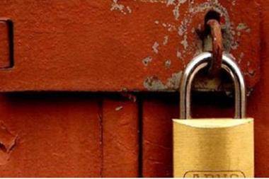 اغلاق 9 محال تجارية بالبلقاء