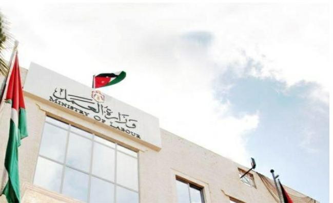 وزارة العمل تضبط عمال وافدين يعملون على تهريب العاملات من المنازل وتشغيلهن بطريقة مخالفة للقانون