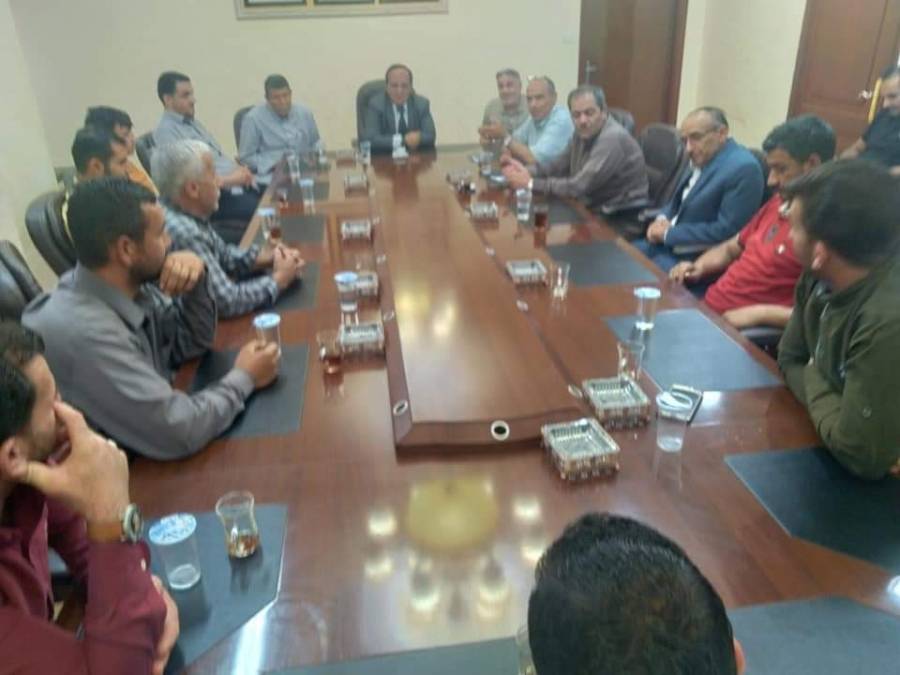رئيس بلدية معان يلتقي موظفي شركة معان الصناعية و يسلم المتدربين شهادات تدريب خاصة(صور)
