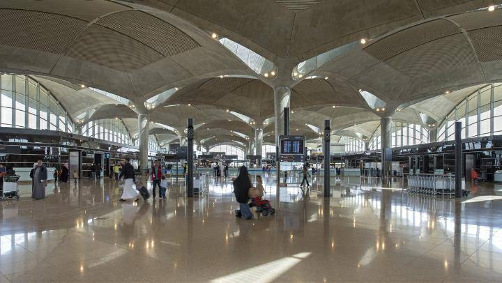 افتتاح دورة الأمن والحماية الخاصة للمطارات...