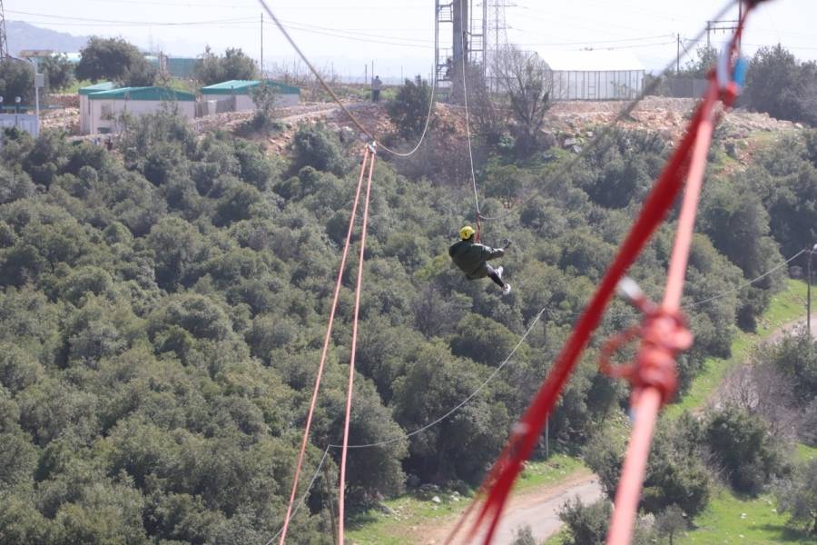 العبارة الهوائية في محمية عجلون وجه مغامر للسياحة البيئية