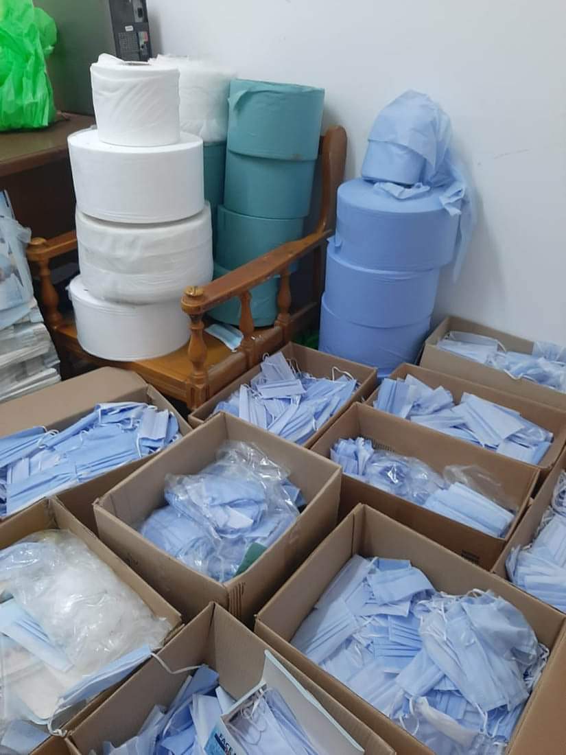 إغلاق مصنع كمامات وآخر لمعقمات كحولية في عين الباشا