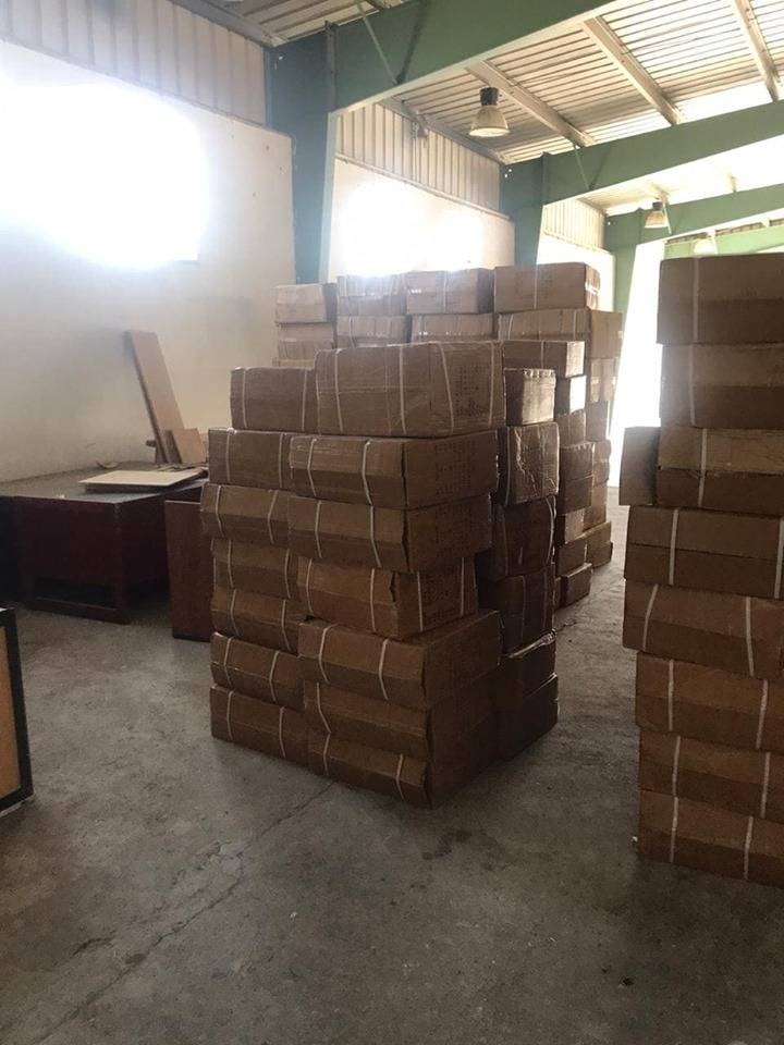 الجمارك الأردنية تحبط تهريب كميات كبيرة من الأحذية (صور)