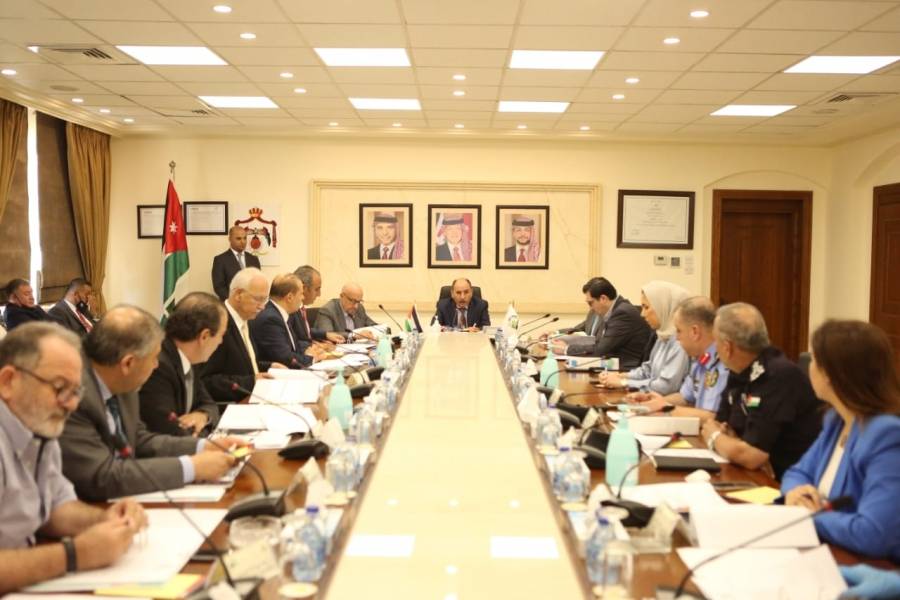 العموش: يؤكد على أهمية ضمان جودة المنتج بالمشاريع الإنشائية وحماية المواطن