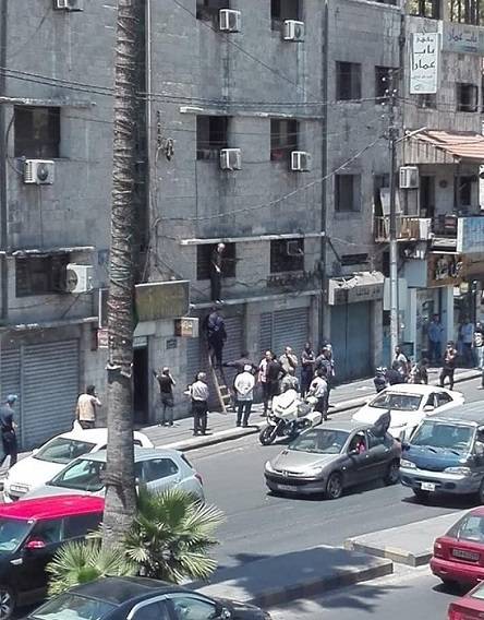 ثني سبعيني عن الانتحار بوسط البلد