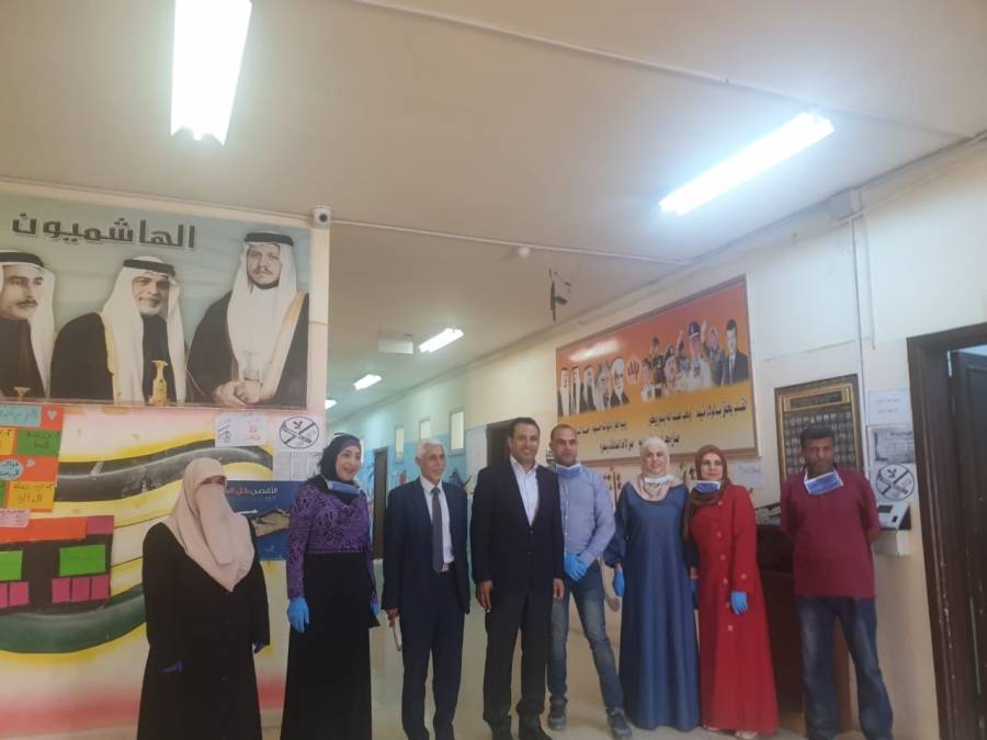 العجارمة يتفقد مراكز امتحان الثانوية العامة في مدارس البادية الشمالية الغربية