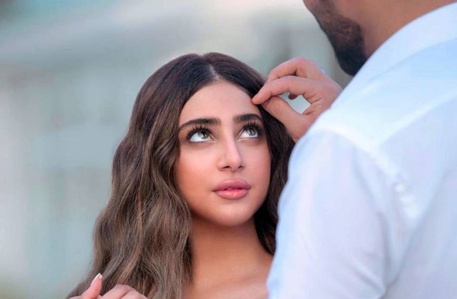 الفنانة البحرينية أبرار سبت تدخل القفص الذهبي