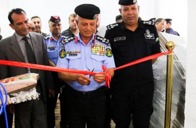 متقاعدي الأمن العام تفتتح مصنعا لصناعة الكاسات الكرتونية