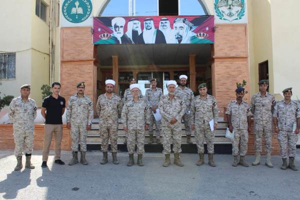 تخريج عدد من الدورات في كلية الأمير الحسن للعلوم الإسلامية