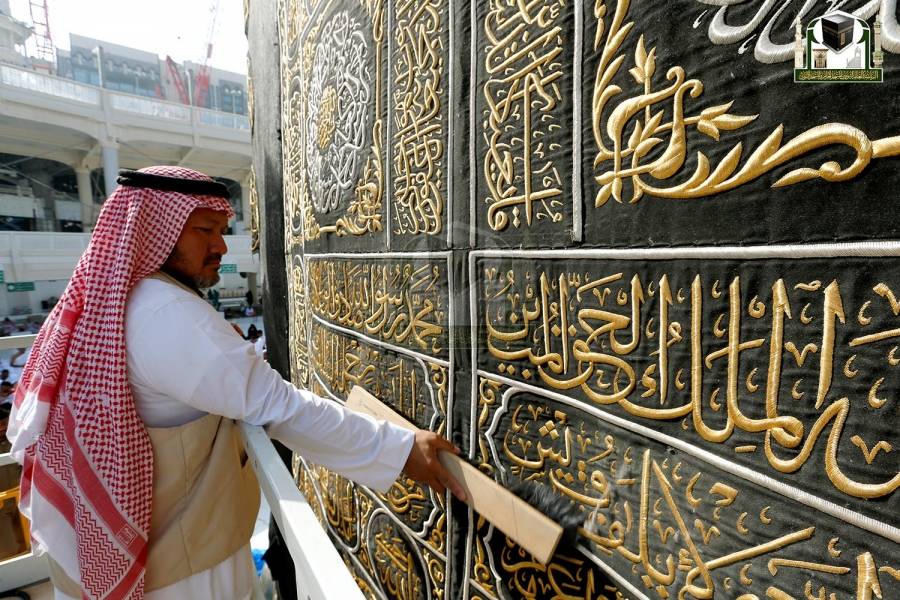 الكعبة في ثوبها الجديد( صور)