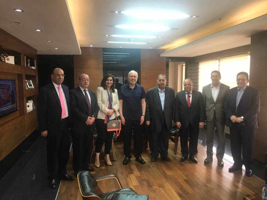 رئيس الوزراء الأسبق علي أبو الراغب يستقبل جماعة عمان لحوارات المستقبل تقوم بدور الأحزاب