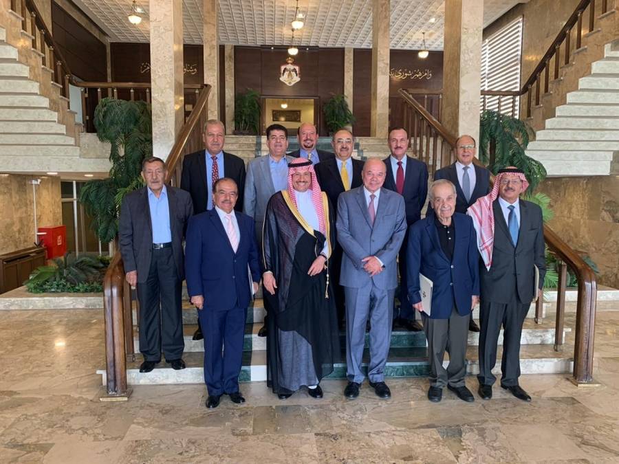 سفير المملكة لدى الأردن يشارك في ملتقى برئاسة رئيس مجلس الأعيان الأردني حول مشاركة الأردن في اجتماعات قمة العشرين في الرياض.