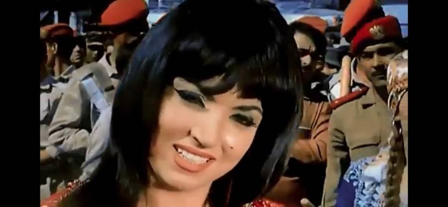 سميرة توفيق في حماية  الجيش لمنع تدافع الجماهير