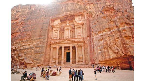 الفرجات: نعول على سياح دول المناطق الخضراء .. وبرامج لتنشيط السياحة الداخلية