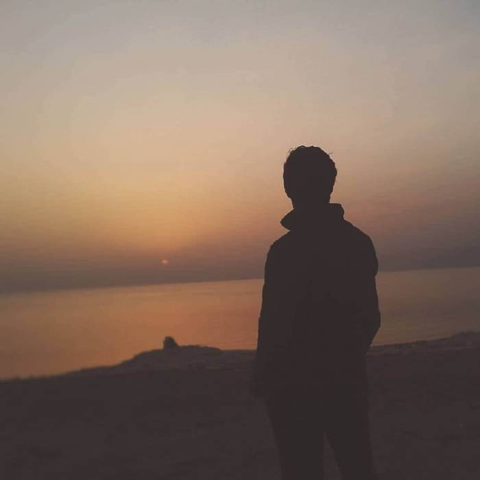 الْكِتَابَة الْمَرَّة (توثيق الهزائم) :